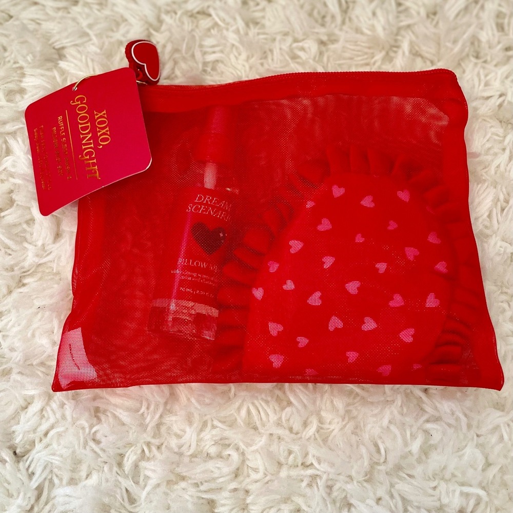 Spritz Valentines Day Red Heart Eye Mask and Lavender‎ Chamomile Sleep Spray Set